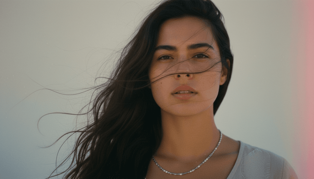 抽象数字画布，流动线条和充满活力的粒子，象征着未书写的潜力和创造能量。