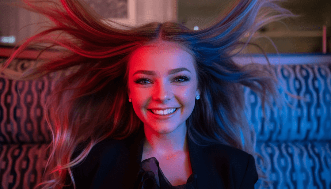 v5 द्वारा 'Ti-ki Chi-ki (EN)' के लिए कंबिया रिदम की व्याख्या करने वाली ध्वनि तरंगों का अमूर्त दृश्य, जिसमें जीवंत उष्णकटिबंधीय ऊर्जा और नृत्य पैटर्न दिखाए गए हैं।