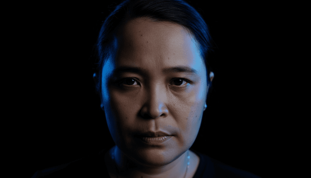 Ein Benutzer betrachtet einen lebendigen Bildschirm, der ein KI-generiertes Musikvideo für Offset's 'Enemies' zeigt, mit einer vielfältigen Auswahl an visuellen Stilen zur Anpassung, die kreative Freiheit hervorheben.