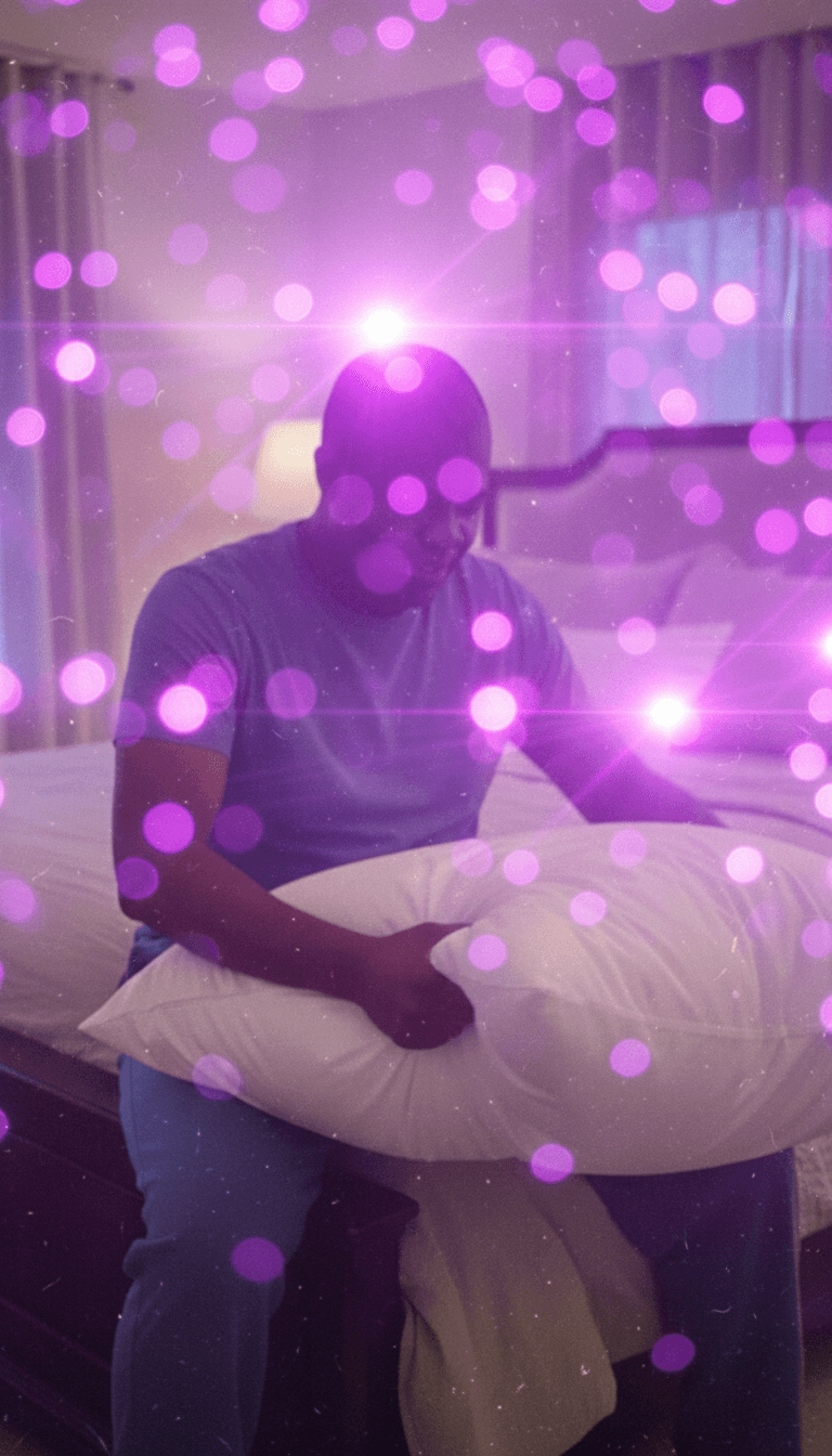 R&B歌手 Jed 在日落时分数字生成的城市天际线中表演,伴随着代表灵魂乐和流行乐的空灵视觉效果。