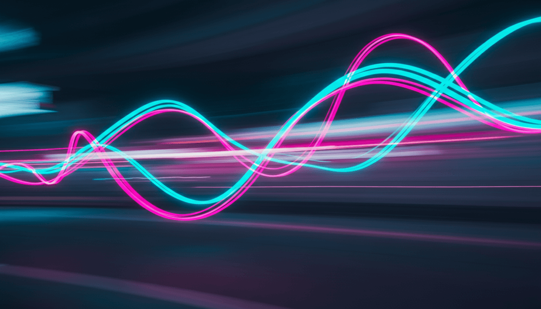 Utente che interagisce con l'interfaccia di freebeat.ai per creare video musicali personalizzati