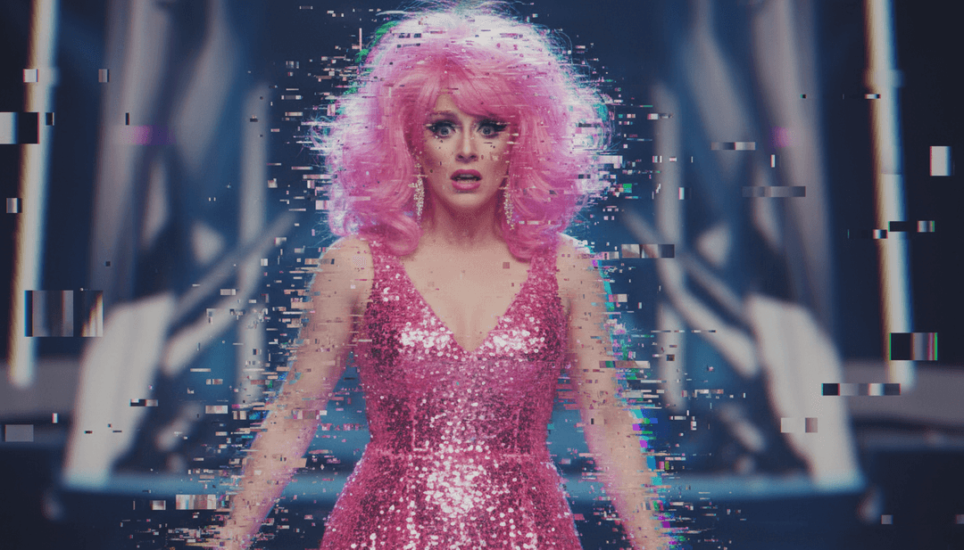 Pink Pony Club के डांस रिदम और नीयन-प्रकाशित क्लब छवियों से प्रेरित गतिशील दृश्य