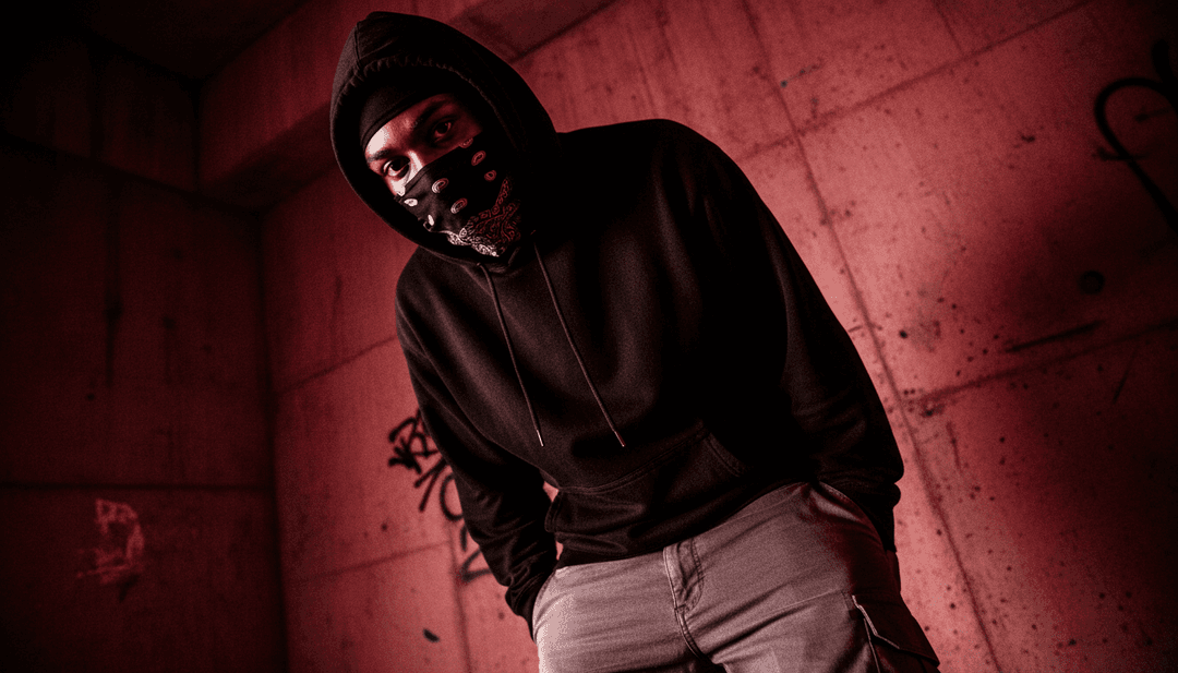 노래의 리듬에 맞춰 동기화된 도시 거리 예술과 역동적인 움직임을 보여주는 생생한 애니메이션 장면.