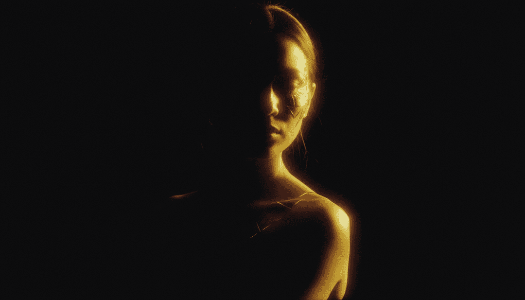 Visuais dinâmicos representando a energia e os temas de BANG BANG