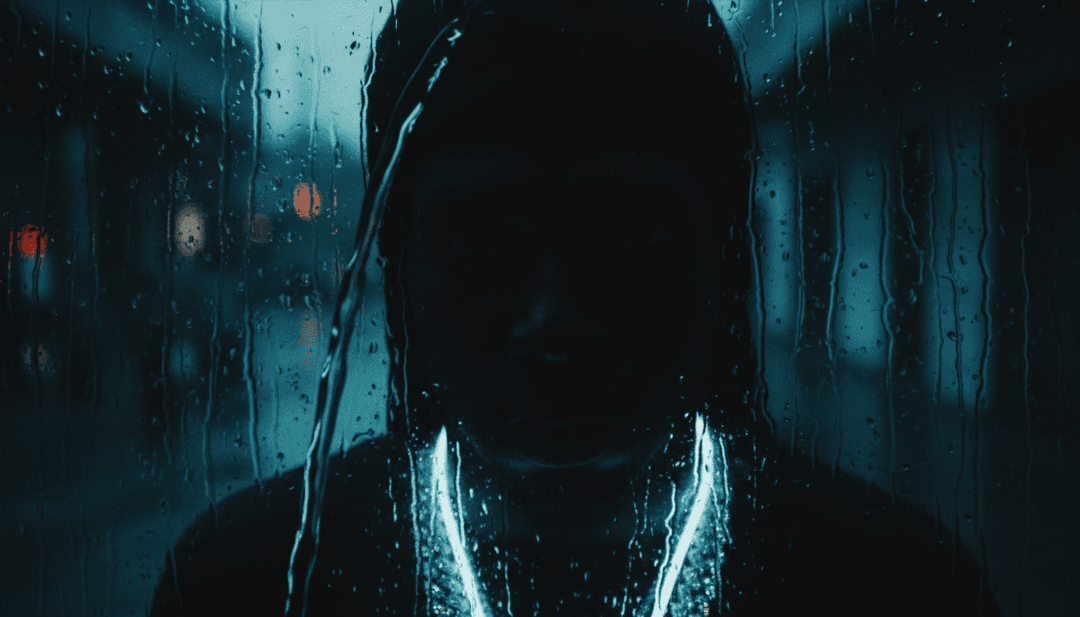 trap 節拍與歌詞敘事的音樂影片視覺呈現