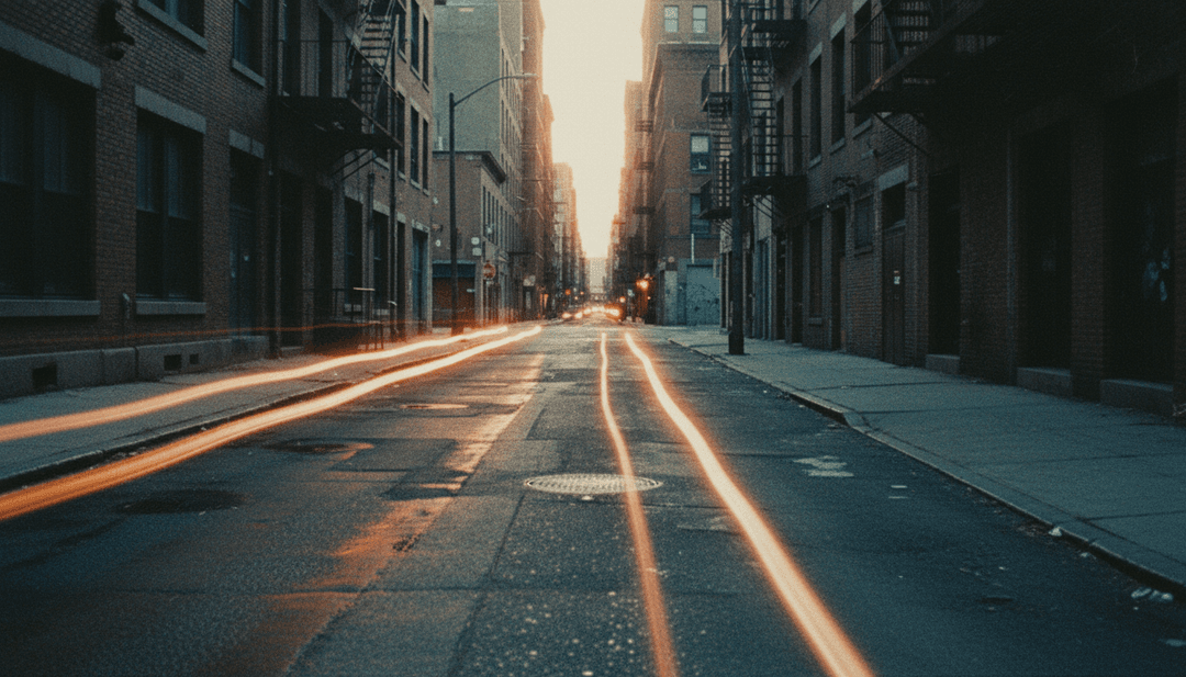 由 freebeat.ai 生成的歌曲能量的动态视觉呈现,非洲节拍采用鲜艳色彩,福音主题采用明亮光线。