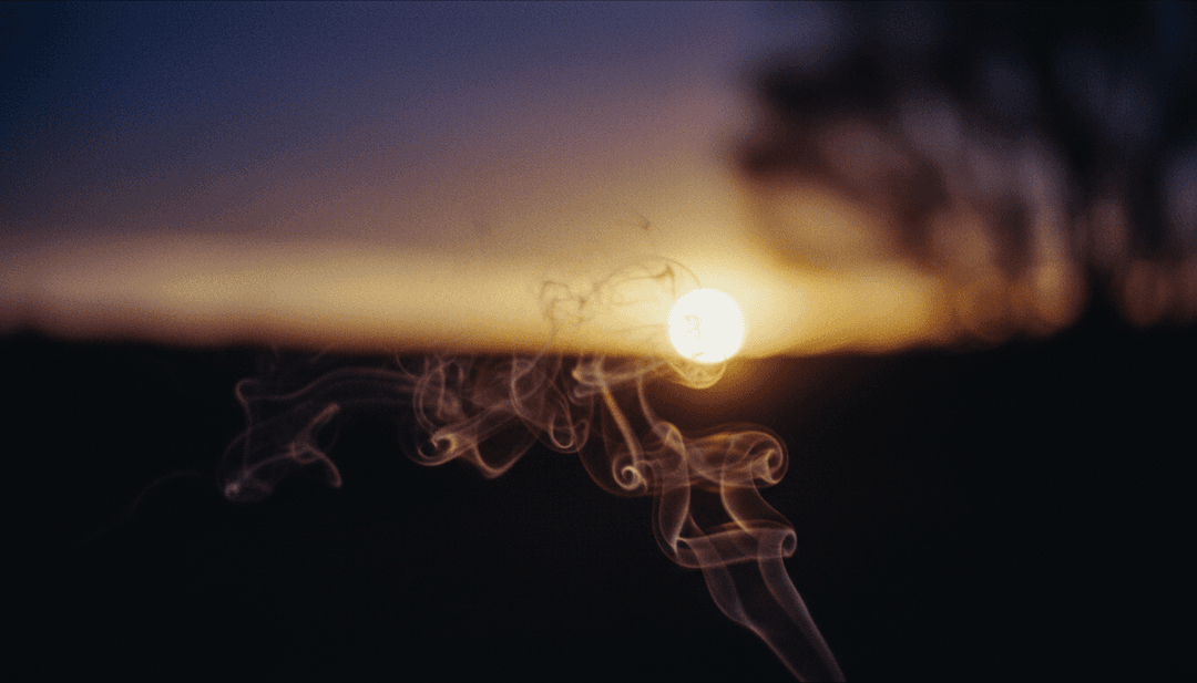 AI 分析嘻哈/Trap音乐的声波、节奏和歌词结构的抽象视觉表现。