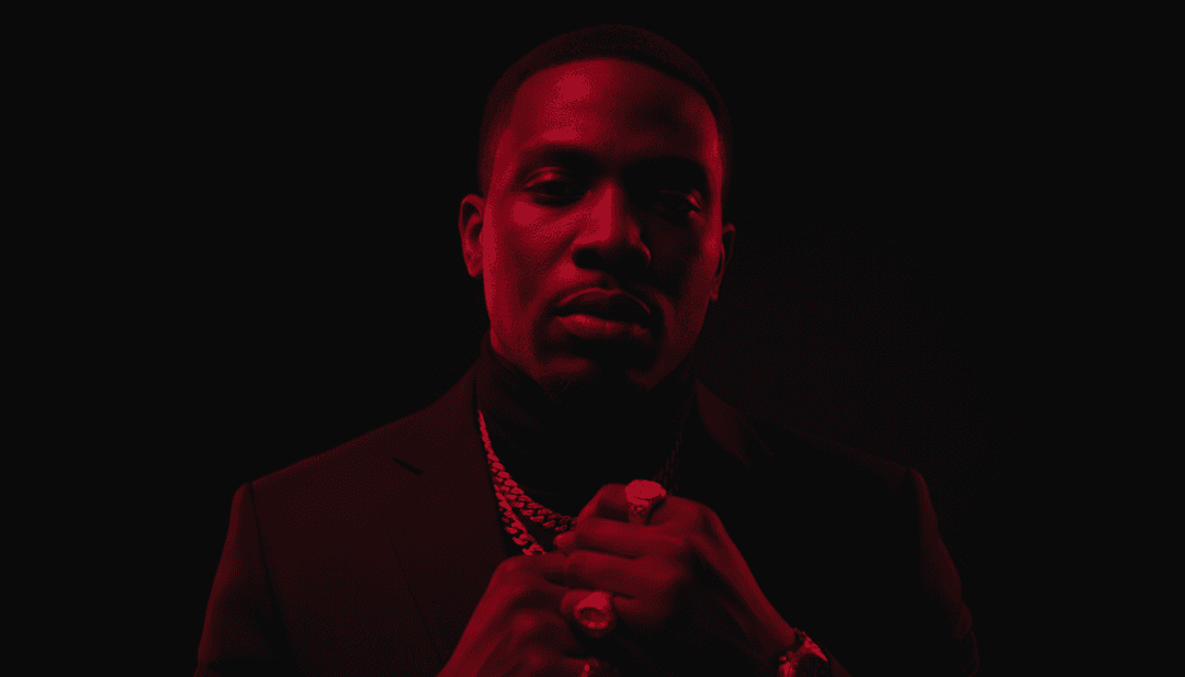 Ein KI-Agent analysiert Hip-Hop-Beats und -Texte von "MAN ABOVE" von Aaron Cole und nobigdyl., um thematische Tiefe zu interpretieren und die Grundlage für eine visuelle Geschichte zu legen.