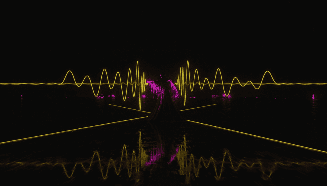 节奏能量和脉动灯光的抽象视觉效果,象征着《Fire Fire》的浩室和迪斯科风格,由 AI 生成。