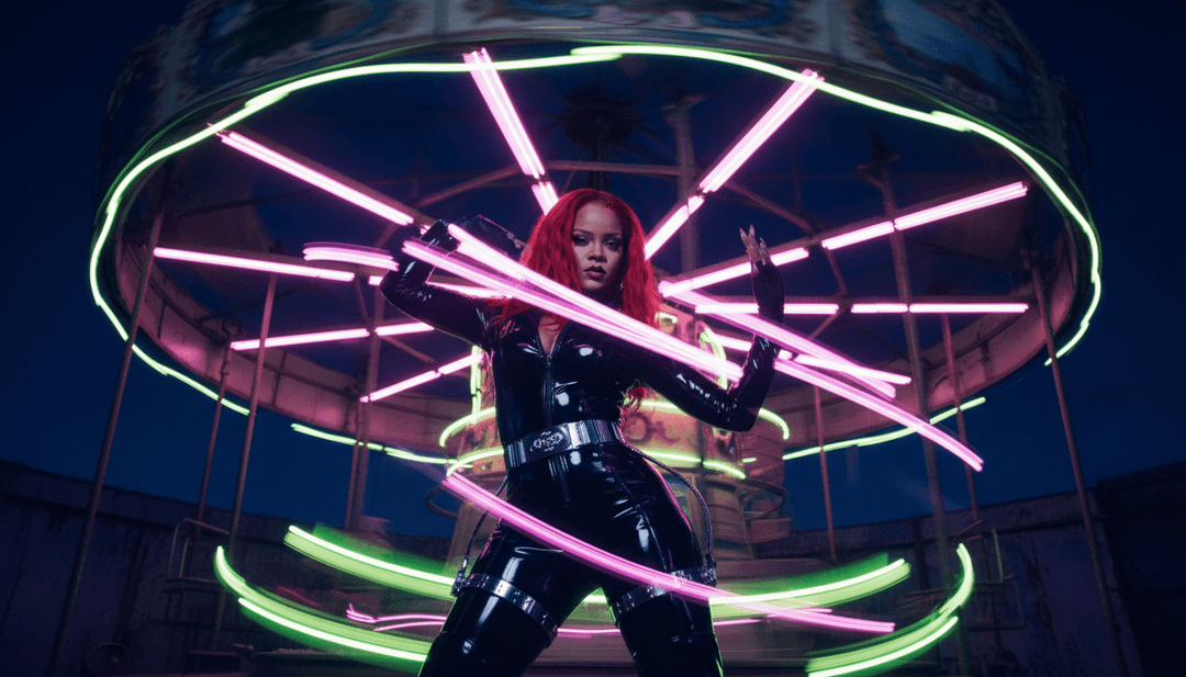 Dynamischer Visualisierer, der Synth-Wellen zeigt, die sich in Neon-Stadtlandschaften und rhythmische Lichtmuster verwandeln, aufwändig synchronisiert mit den Beats und Texten von 'S&M'.