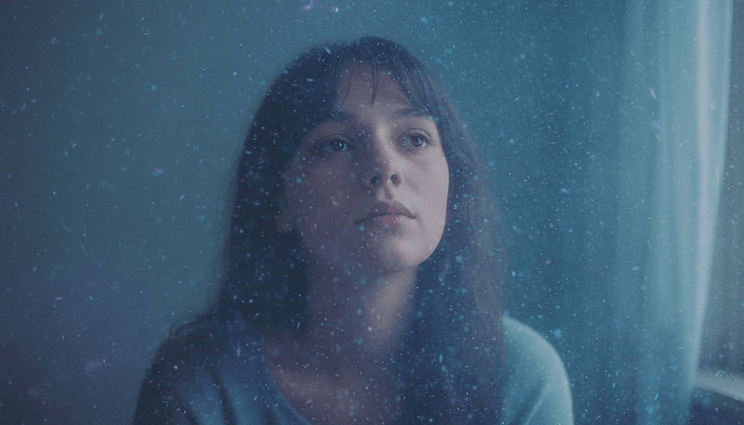 AI 正在诠释 'Pembaca yang Salah.mp3' 忧郁的民谣旋律,以温暖、朴实的色调可视化内省、误解和乡村场景的主题。