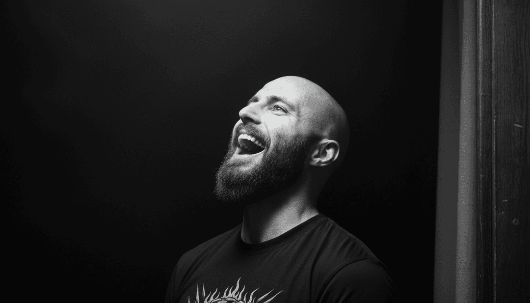 स्क्रीन पर चल रहे एक जैज़ गीत के लिए समाप्त एआई-जनित संगीत वीडियो, freebeat.ai लोगो के साथ