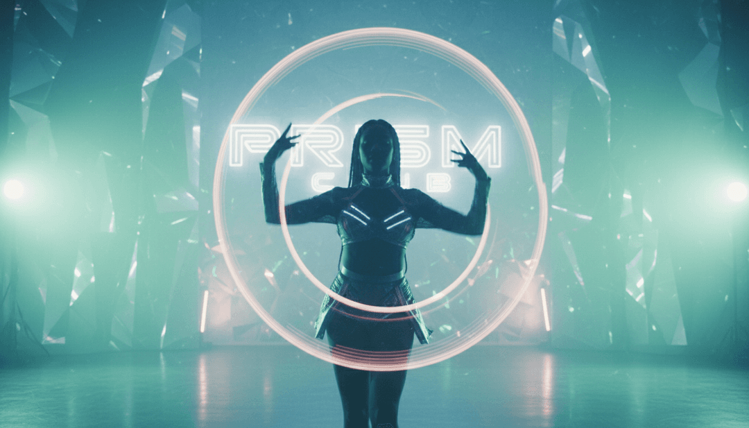 क्लब के गतिशील दृश्य जिनमें संगीत की ताल के साथ तालमेल बिठाते लाइट्स