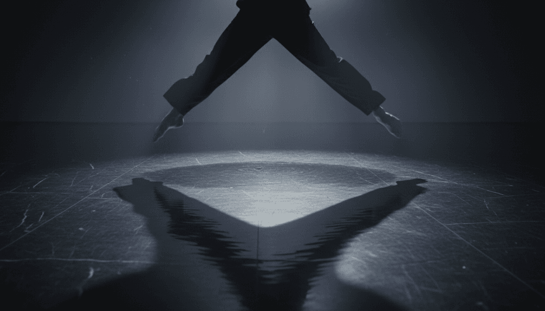 तालबद्ध बीट्स और आत्मीय बोलों का सार रंगीन दृश्यों में मिश्रित अमूर्त प्रस्तुति