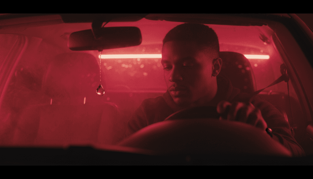 freebeat.ai的用户界面显示已完成的《Lost ina player game by Panz》音乐视频,提供下载和分享选项,鼓励用户创作。