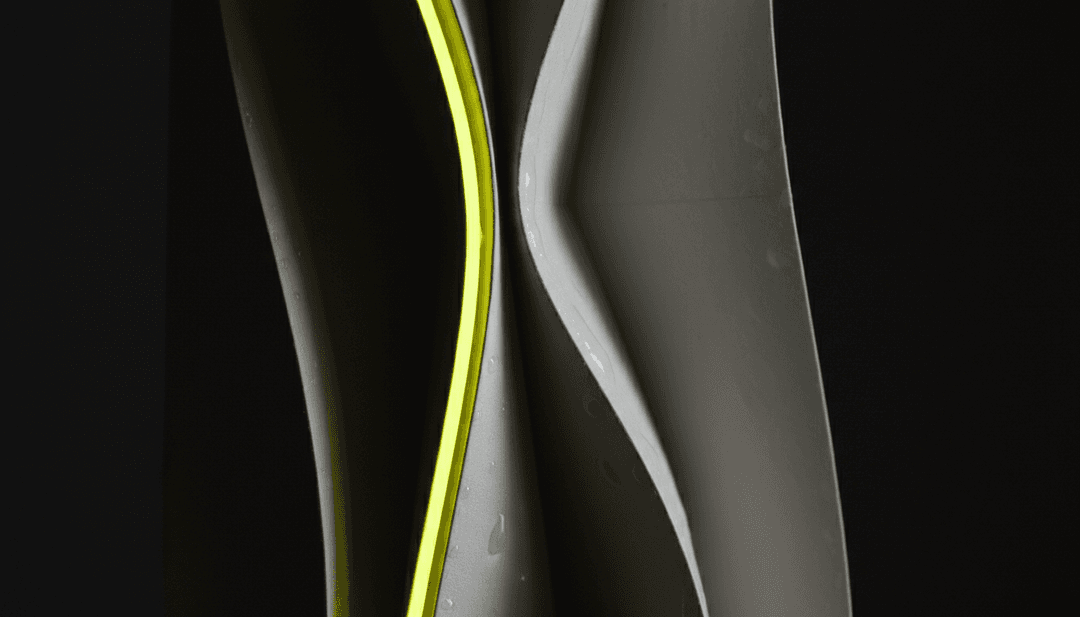 AIがTaylor Swiftの『Ruin The Friendship』の歌詞とインディーポップの音楽構造を分析し、ミュージックビデオのコンセプトを考案している様子。