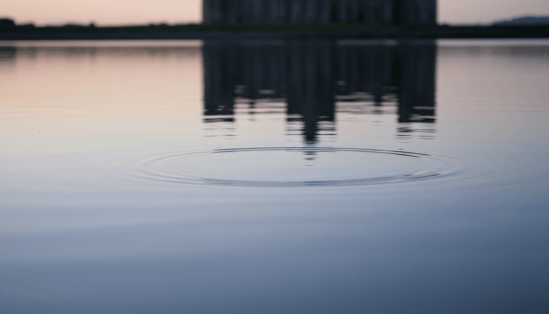 Ein fertiges Musikvideo zu 'Bridge to Tomorrow (Remastered)', das dynamische, von KI generierte Visuals zeigt und Kreative inspiriert.