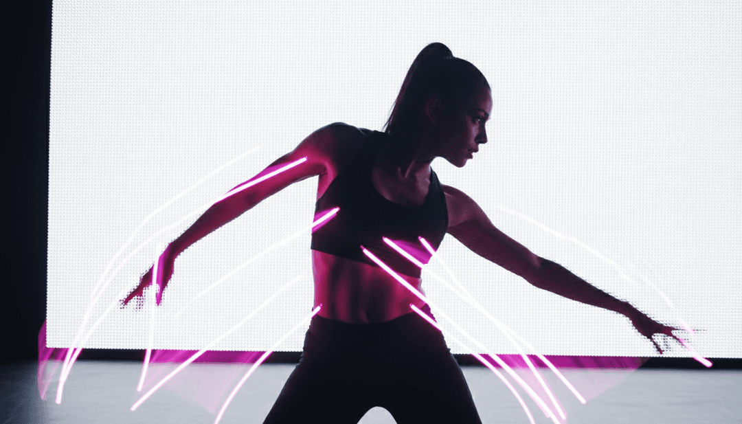 freebeat.ai 生成的《Hi-5 Theme》的动态视觉效果,展现了夜间城市中舞者的活力、鲜艳的色彩,反映了舞曲流行的能量。