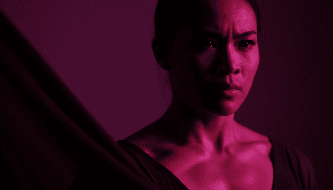 Une personne regardant avec confiance une tablette affichant une vidéo musicale terminée créée par l'IA, avec un arrière-plan vibrant et énergique.