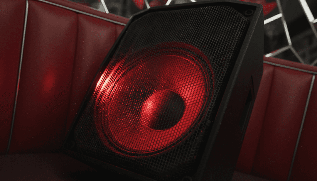 'BOSS UP' म्यूजिक वीडियो के लिए Shenseea के शक्तिशाली स्वरों और डांसहॉल बीट्स के साथ तालमेल बिठाते हुए जीवंत AI-जनरेटेड विजुअल्स।