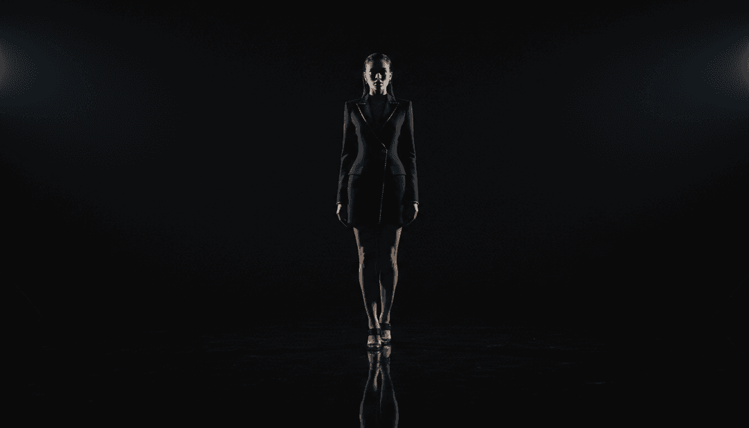 IA interpretando a música indie pop e bedroom pop 'Gabriela' de KATSEYE, visualizando suas ondas sonoras oníricas e profundidade emocional para um videoclipe.