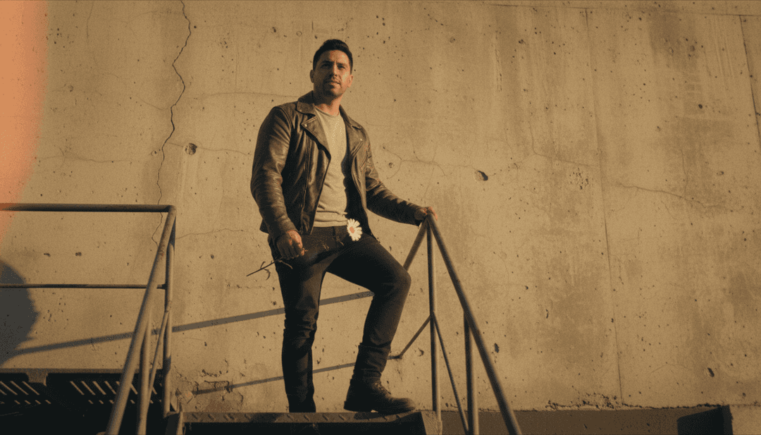 Arte conceitual gerada por IA para o videoclipe DAISIES de Justin Bieber, misturando estéticas soul e indie pop com flores desabrochando e luz suave.