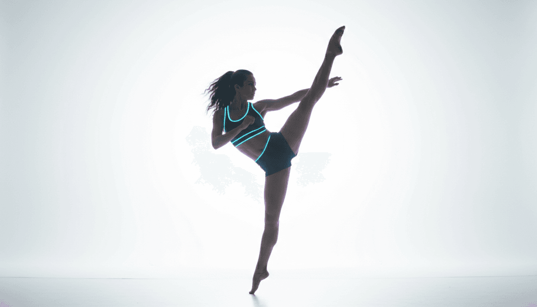 एक उपयोगकर्ता टैबलेट पर freebeat.ai प्लेटफॉर्म का उपयोग करके एक अवकाश गीत के लिए खुशी से एक व्यक्तिगत संगीत वीडियो बना रहा है।