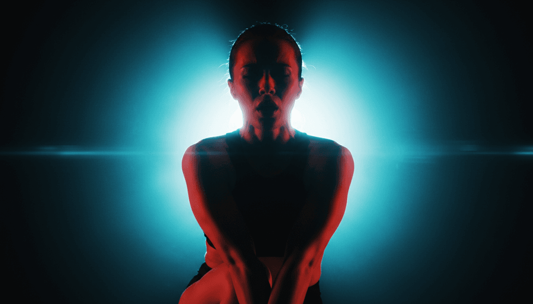 Dynamische, von KI generierte Visuals, Tänzer bewegen sich energisch zum 'Pedro'-Beat in einem retro-modernen Setting.