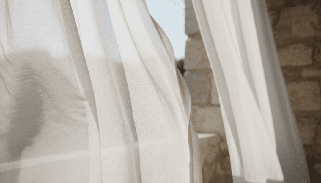 IA interpretando el ambiente relajado de reggae y pop acústico de 'Wake Up (With You Mine)' de Felix Jaehn y NASRI, centrándose en mañanas soleadas y dulces amaneceres.