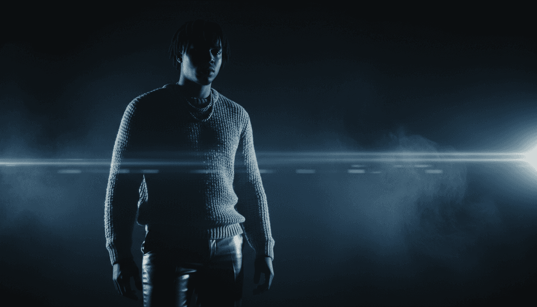 KI interpretiert Lil Tecca's "Dark Thoughts" Musik, zeigt abstrakte, dunkle und nachdenkliche Muster, die digital fließen.