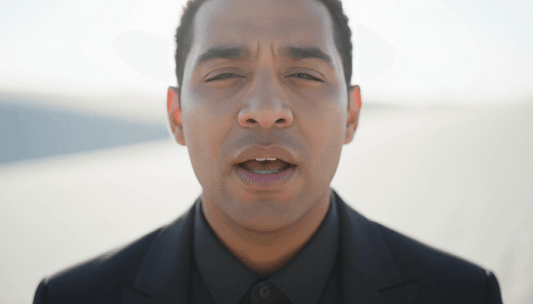 群衆が踊る勝利の最終ショットにfreebeat.aiのロゴが重ねられ、ミュージックビデオ制作の成功を象徴しています。